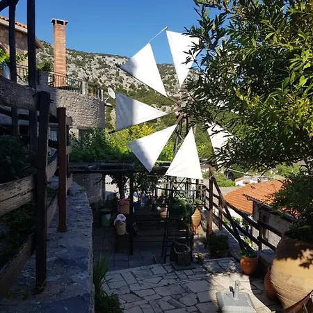 αργουλιάς 2*